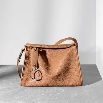 Роскошная высококачественная минималистичная сумка-тоут из воловьей кожи для женщин 2023 года выпуска, новая многофункциональная сумка для пригородных поездок