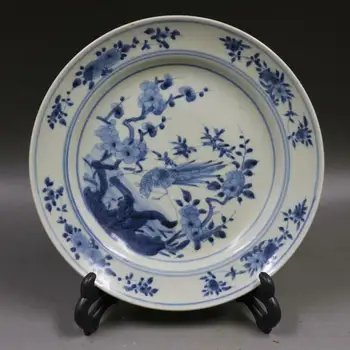 Старинная китайская фарфоровая тарелка с сине-белым рисунком в виде цветов и птиц