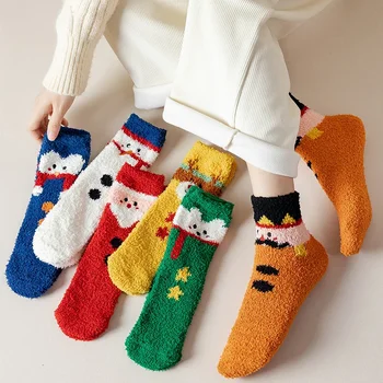 Стильные и удобные рождественские носки из кораллового бархата, осенне-зимние теплые носки в пол с милым мультяшным Санта-Клаусом